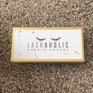 Lashaholic Luxury Lashes